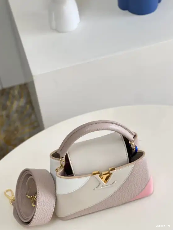 LOUIS MINI VUITTON CAPUCINES 0518
